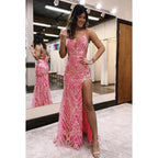 Vestido de fiesta de graduación con escote en V, tirantes finos, lentejuelas y abertura en la espalda.