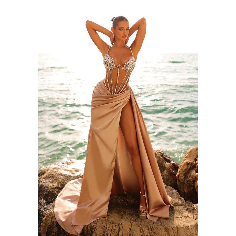 Robe de soirée longue fourreau en tulle transparent à perles et fronces en satin