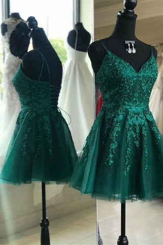 Vestidos de fiesta cortos con apliques de encaje de pavo real, corte en A y escote en V.