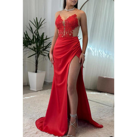 Robe de soirée à bretelles spaghetti et décolleté en V avec fente latérale 