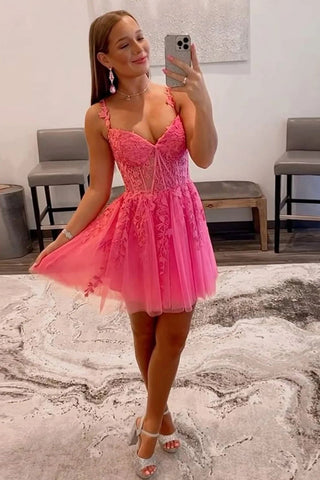 Robe de bal courte rose à épaules dénudées et appliques