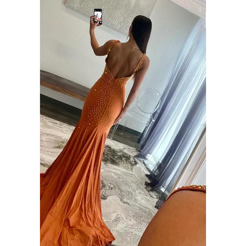 Robe de soirée sirène sexy et chaude à col en V drapée et entièrement perlée avec traîne