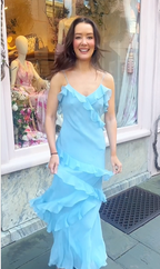 Robe de bal élégante en mousseline bleue à fines bretelles et volants, dos nu, Y8267