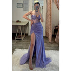 Vestido largo profesional con escote en forma de corazón, abertura lateral y brillantes
