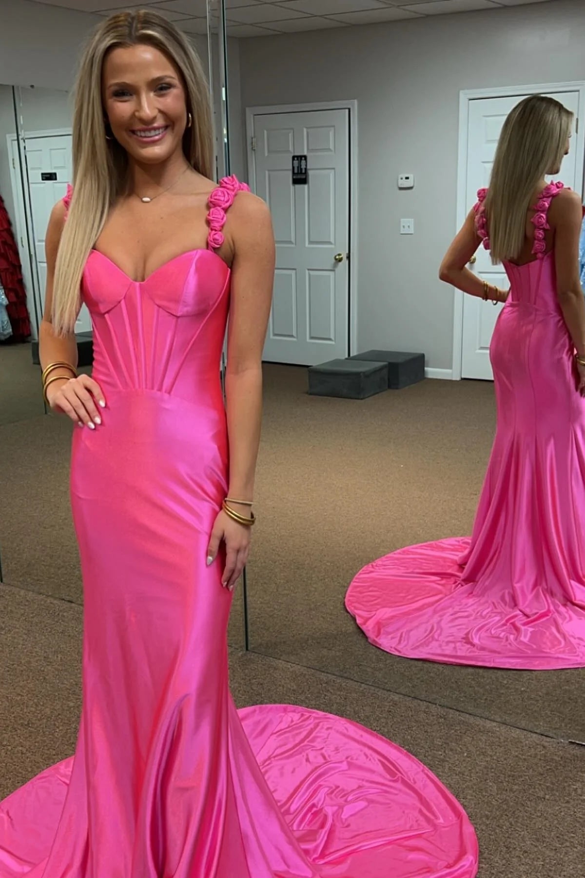 Perséfone | Vestido largo de fiesta sirena de satén rosa fucsia con tirantes florales