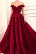 Vestidos de princesa color burdeos con encaje y hombros descubiertos para baile de graduación.