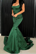 Robe de bal sirène élégante en satin vert à fines bretelles