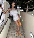 Vestido corto blanco de fiesta de bienvenida con plumas y satén sin tirantes, sexy, modelo Y7845