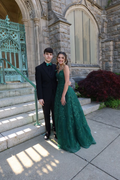 Vestidos largos de fiesta de encaje verde con escote en V y corte en A, vestidos formales de encaje verde, vestidos de noche verdes Y4079