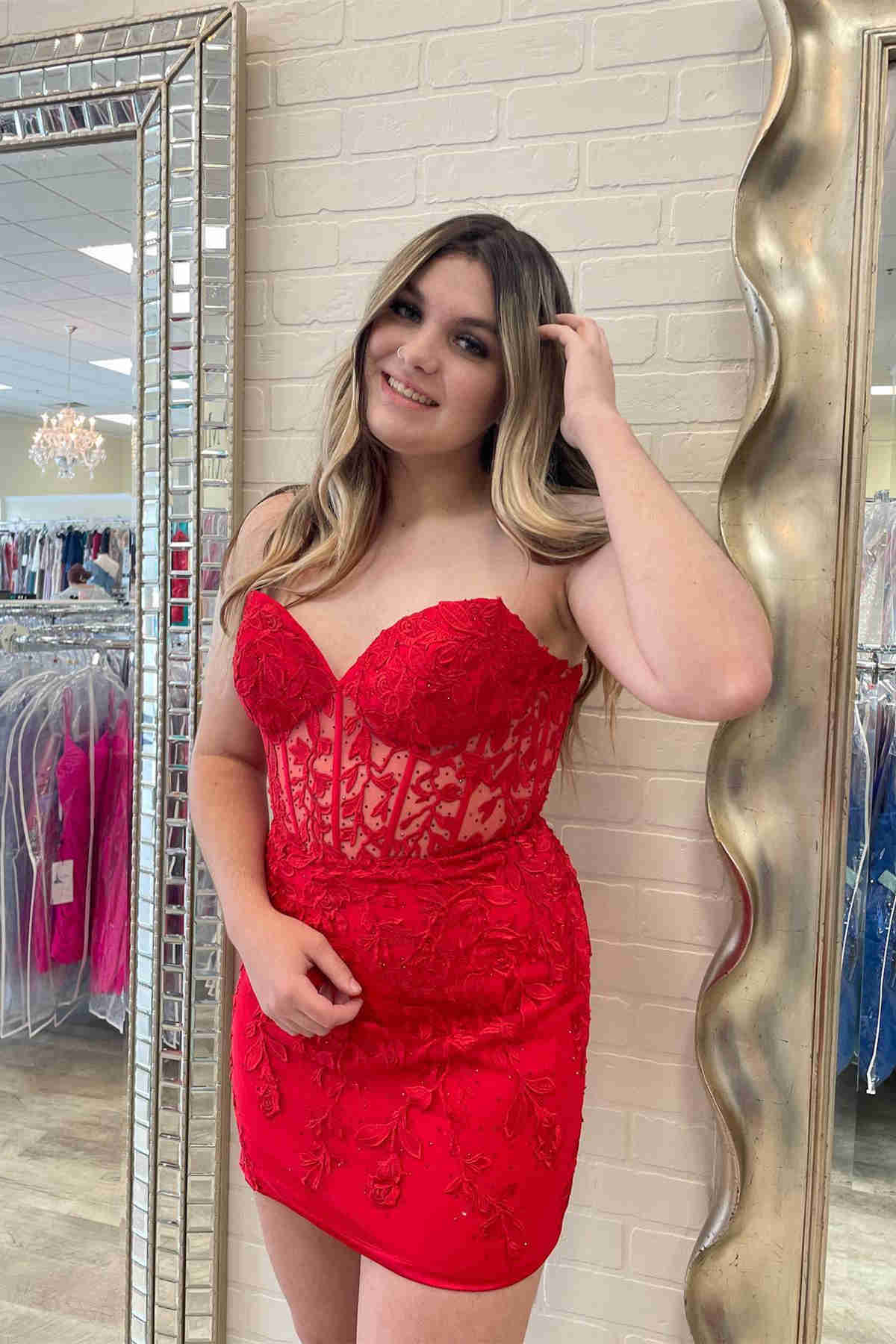 Vestido de fiesta sin tirantes con apliques y cordones Y2490