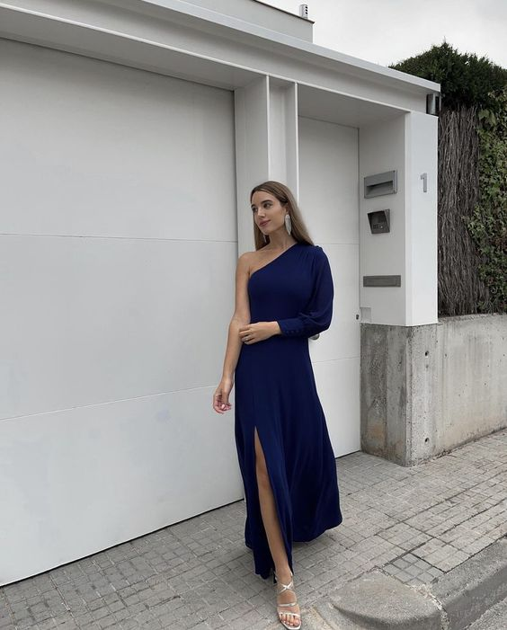 Vestido de noche formal de corte línea A, un solo hombro, manga larga y abertura Y6395