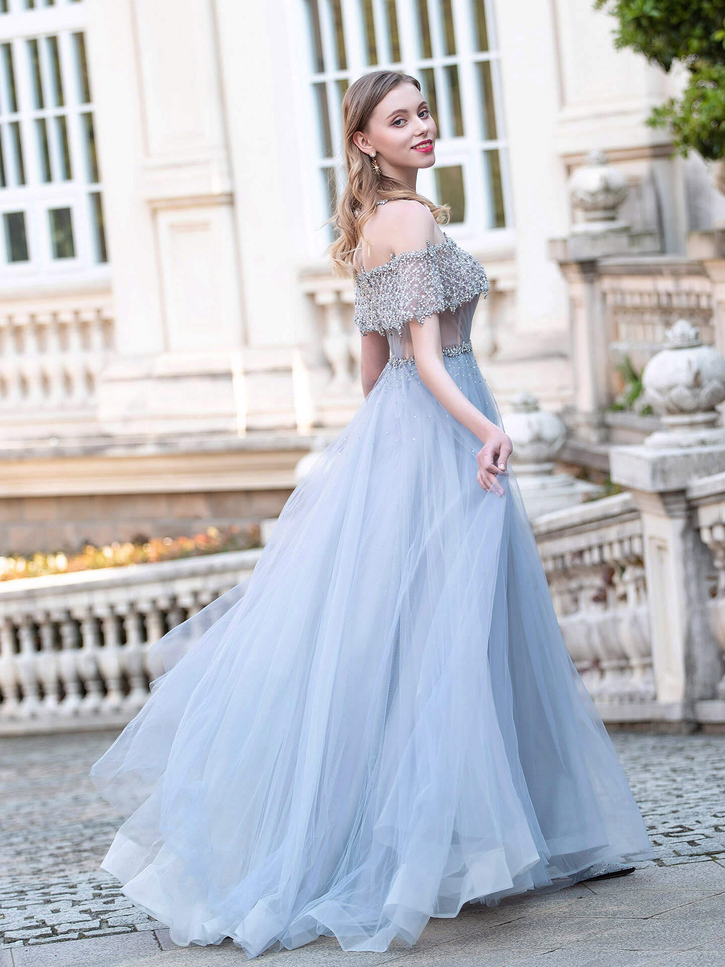 Vestidos de noche formales de lujo, corte A, tul con cuentas, manga corta, largos hasta el suelo, para baile de graduación. 