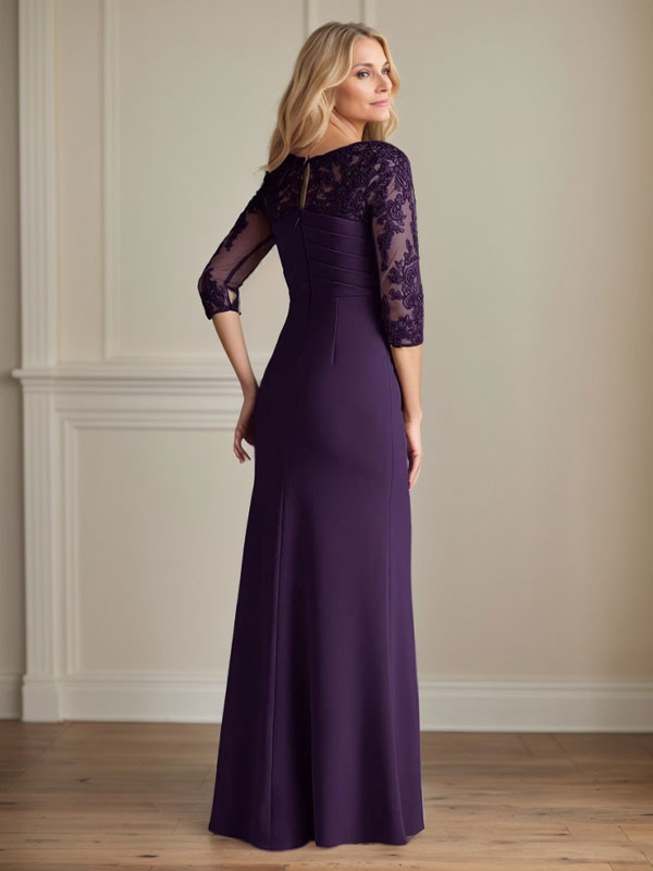 Vestido de madrina de la novia color ciruela, de encaje elástico y corte sirena. 