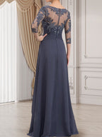 Robe de mariée en mousseline de dentelle, coupe trapèze, décolleté illusion, longueur au sol, avec volants cascade, idéale pour la mère de la mariée.