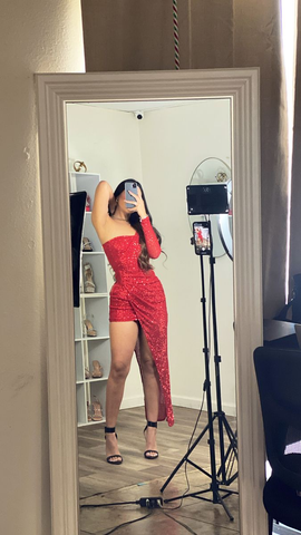 Vestido de fiesta rojo elegante con lentejuelas y bajo irregular. Vestido rojo para baile de bienvenida Y4301