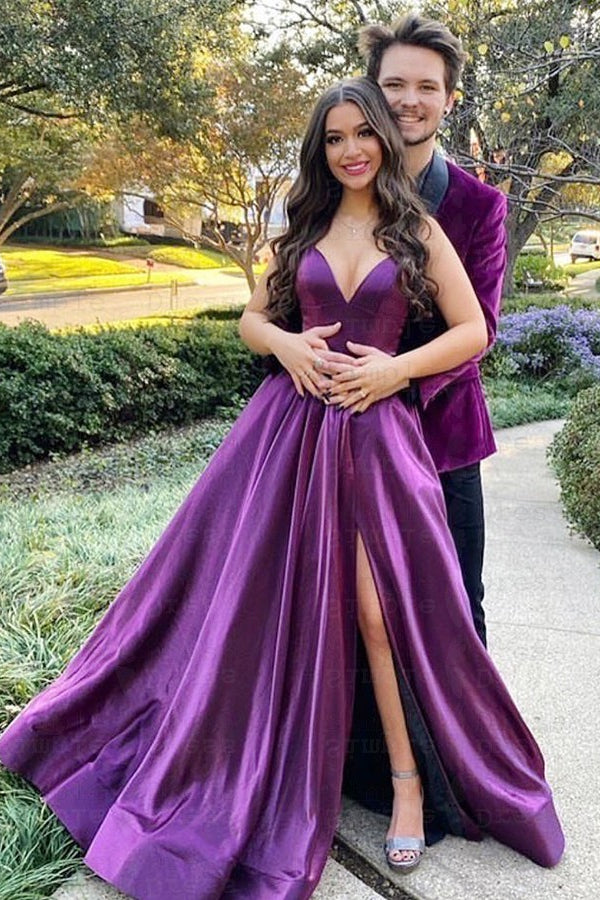Vestido de graduación morado real con escote en V, tirantes finos y abertura