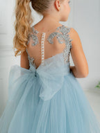 Robe de bal bleue sans manches, adorable robe de demoiselle d'honneur ornée de perles.