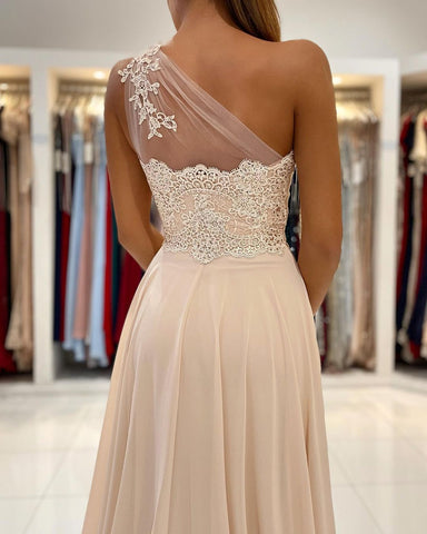 Robe de bal champagne asymétrique fendue longue ornée d'appliques