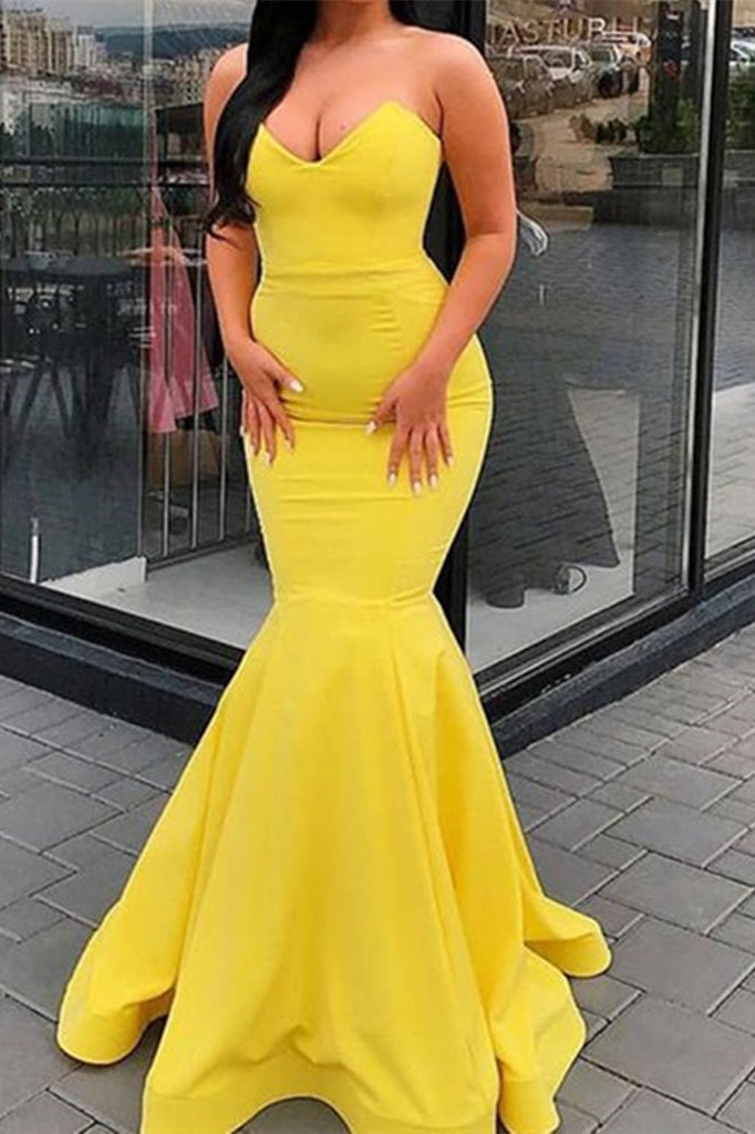 Robe de bal longue sirène jaune simple à col en V et volants