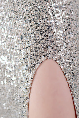 Robe de bal fourreau argentée à sequins avec fente