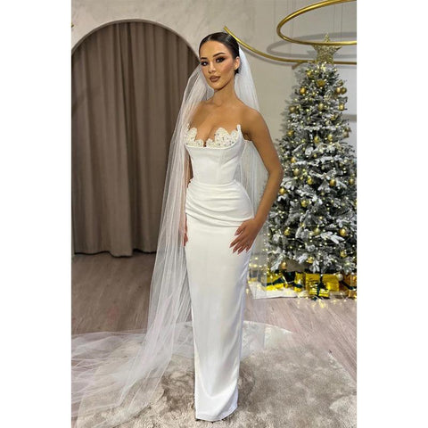 Robe de bal longue blanche en satin plissé et perles, sans bretelles 