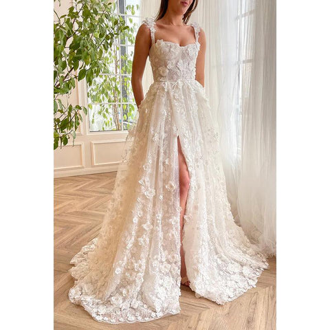 Robe de soirée longue trapèze en tulle avec encolure carrée et appliques en dentelle et fente