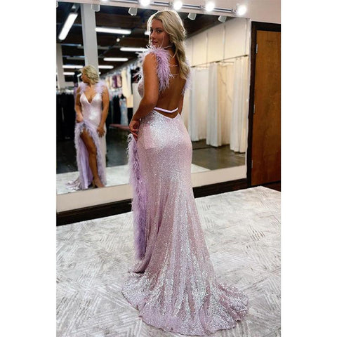 Robe de bal sexy à col en V et plumes chics, fendue haute et scintillante 