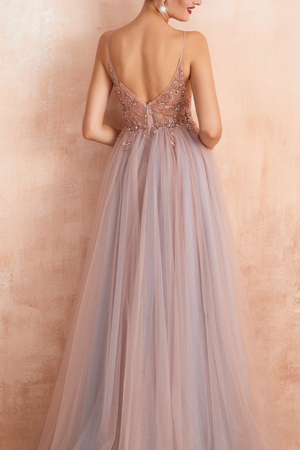 Robe de bal longue bleue à fines bretelles et fente