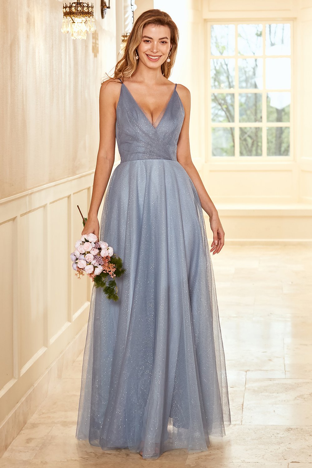 Vestido largo de dama de honor gris y azul con tirantes finos y corte en A