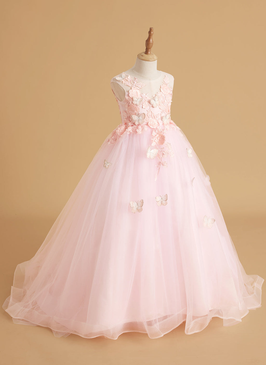 Vestido de baile de princesa Serenity con apliques de encaje y adornos de mariposas 