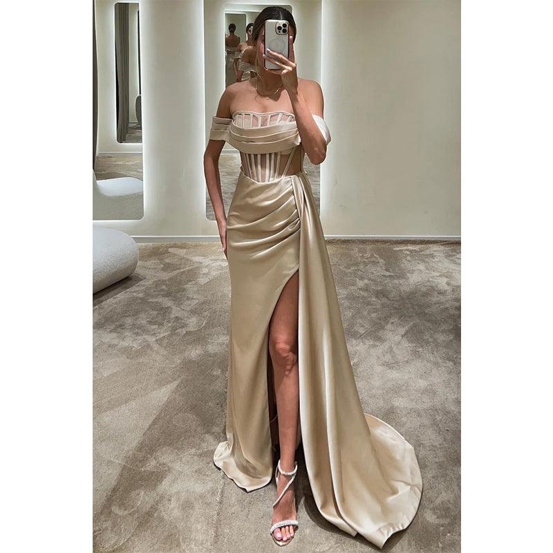 Robe de bal longue en satin sexy et chaude à épaules dénudées avec plis illusion et fente 