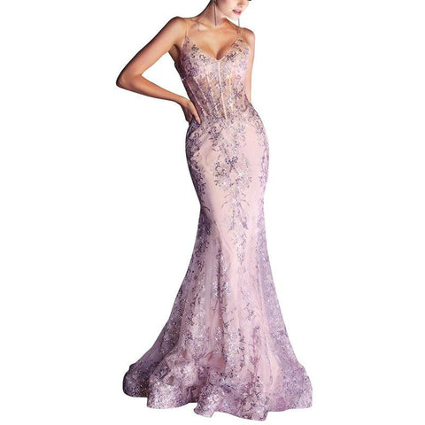 Vestido de noche largo estilo sirena con tirantes finos y apliques de tul