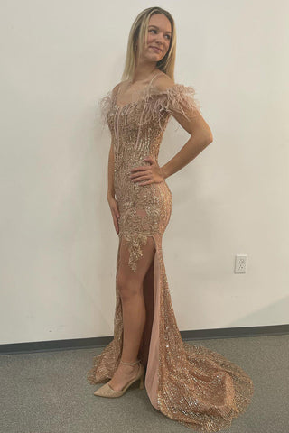 Vestido de fiesta de sirena con apliques de lavanda y plumas