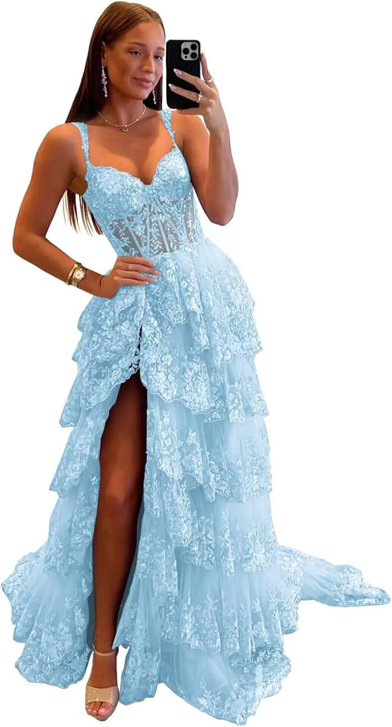 Robe de bal longue en tulle et dentelle à volants scintillants, collection 2025, bretelles spaghetti, corset et fente. 