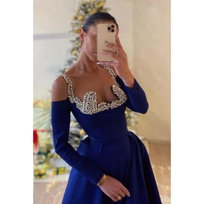 Vestido de fiesta de noche con corte A, mangas largas, tirantes con pedrería, glamuroso y dramático
