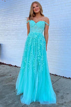 Robe de bal épaules dénudées avec appliques