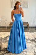 Vestido de fiesta sencillo de corte evasé con tirantes finos y bolsillos