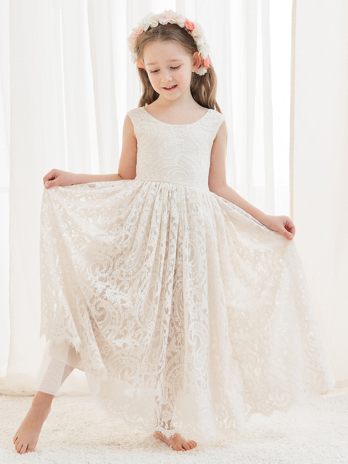 Vestido boho de niña de las flores color marfil, corte en A, de encaje y largo hasta el tobillo 