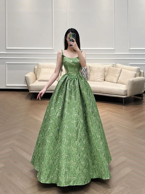 Robe de soirée verte vintage à fines bretelles, coupe trapèze, idéale pour un bal de promo ou une soirée d'anniversaire (Y7567)