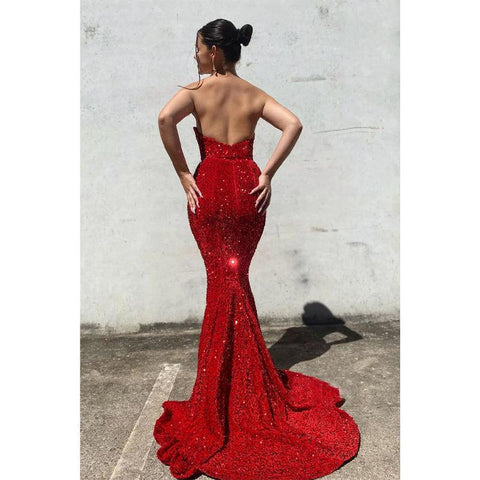 Robe de bal sirène à paillettes et décolleté en cœur 