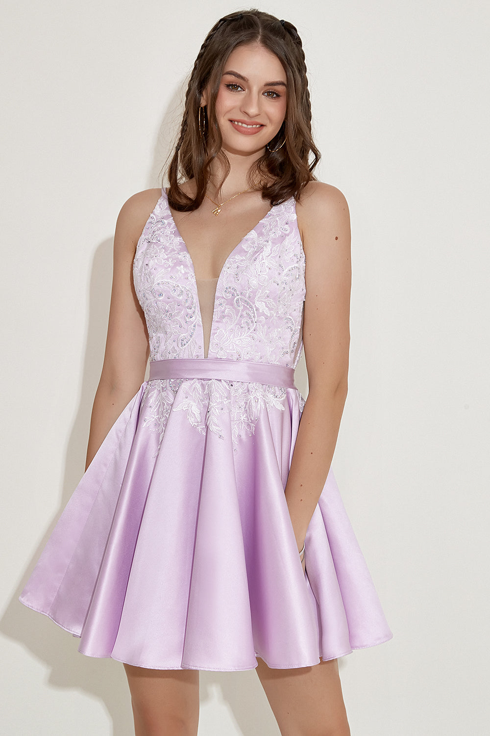 Vestido de fiesta de bienvenida de satén morado con cuentas y apliques