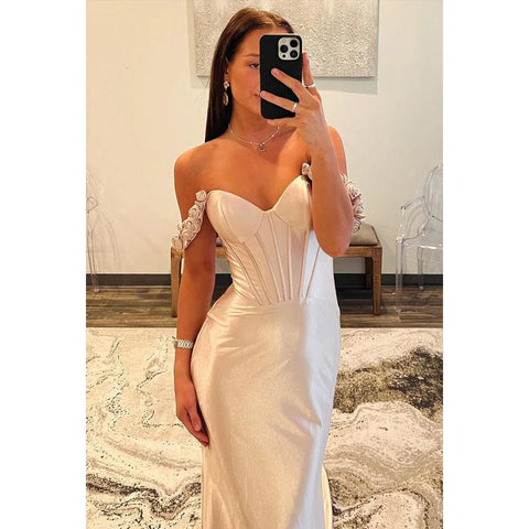 Robe de bal de fin d'année classique élégante en satin, coupe sirène, épaules dénudées, manches courtes