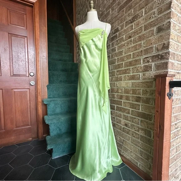 Vestido de noche largo de fiesta, sencillo, de satén y gasa verde Y8201