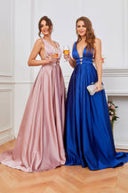 Robe de bal longue en satin rose poudré