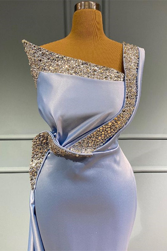 Robe de bal longue sirène asymétrique sans manches en satin ornée de perles et de volants