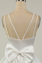 Robe de bal courte en satin