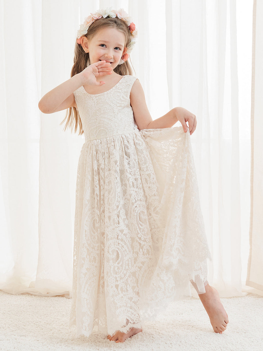 Vestido boho de niña de las flores color marfil, corte en A, de encaje y largo hasta el tobillo 