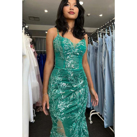 Robe de bal longue fourreau à bretelles spaghetti et col en V, en dentelle et perles appliquées