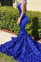 Vestido de fiesta sirena azul real con escote en V, cuello halter y espalda descubierta