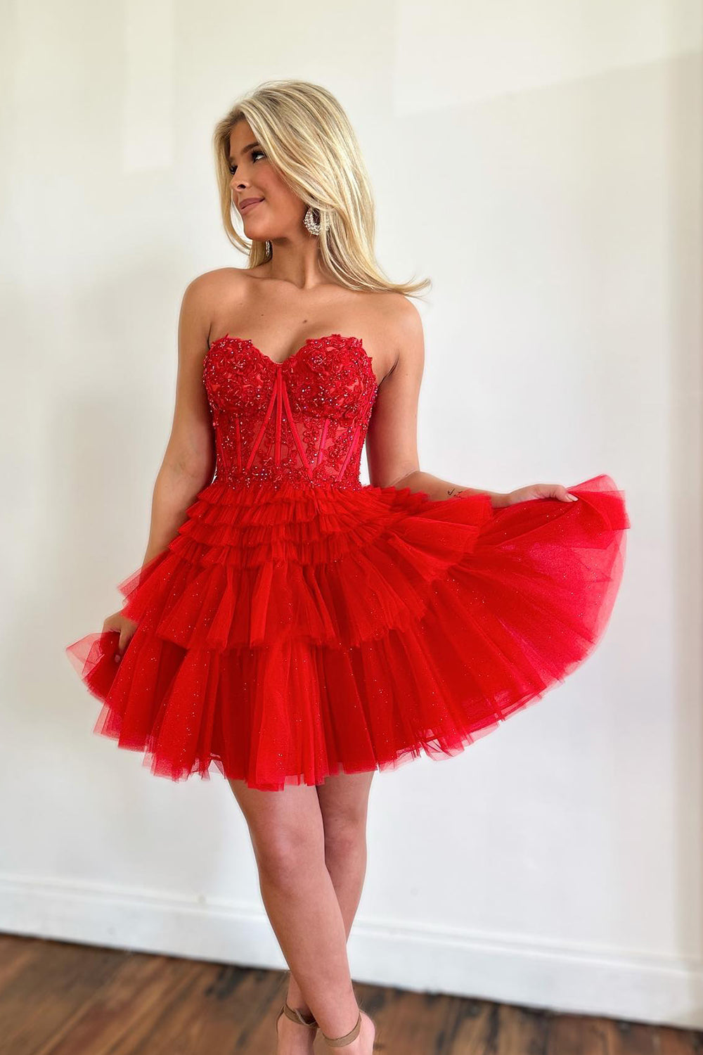 Lindo vestido de fiesta de línea A, escote corazón, corsé rosa claro con volantes